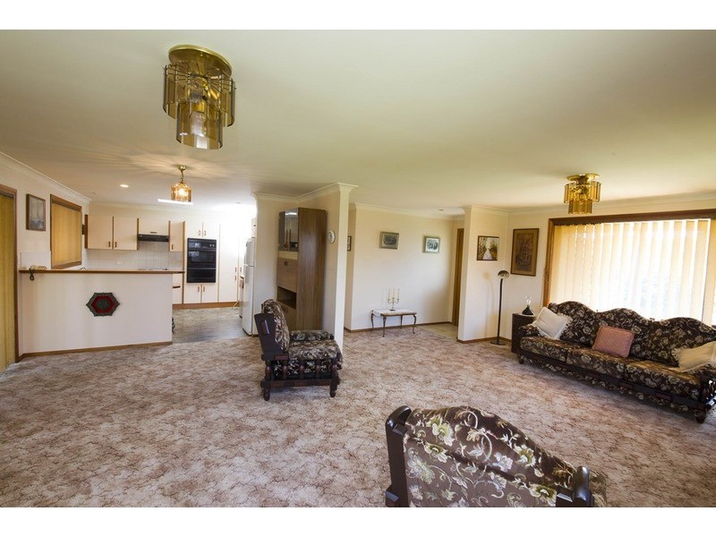 76 Hind Avenue, Forster NSW 2428