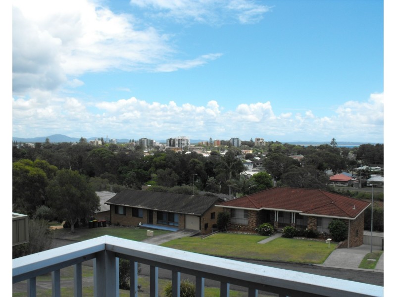 8 Bells Close, Forster NSW 2428