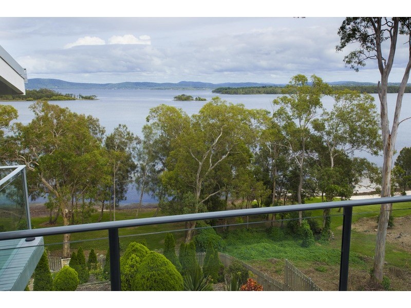 33 Green Point Drive, Green Point NSW 2428