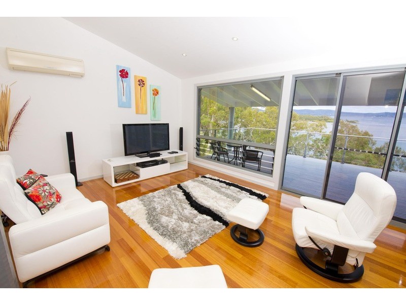 33 Green Point Drive, Green Point NSW 2428