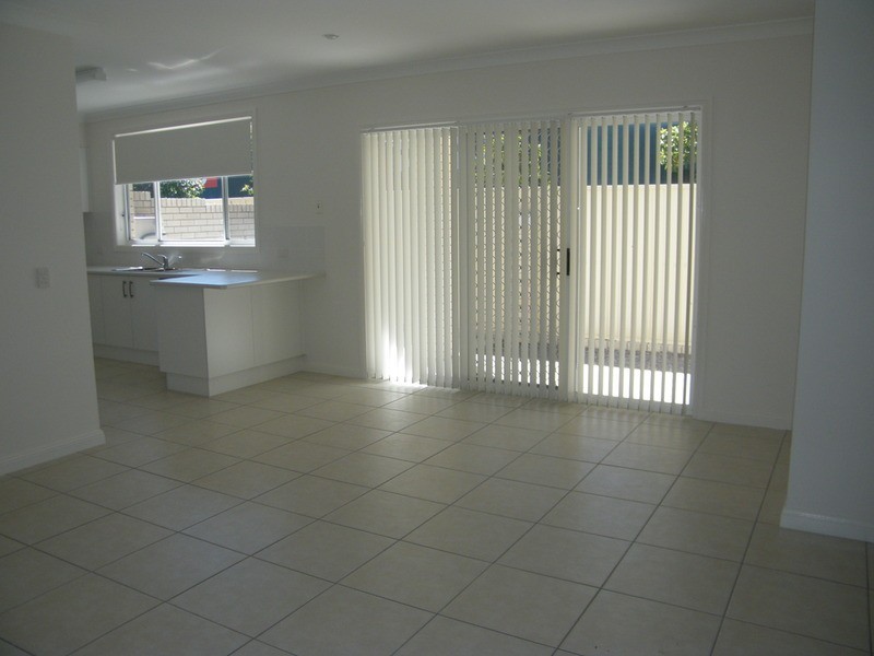 2/23 Robina Grove, Forster NSW 2428