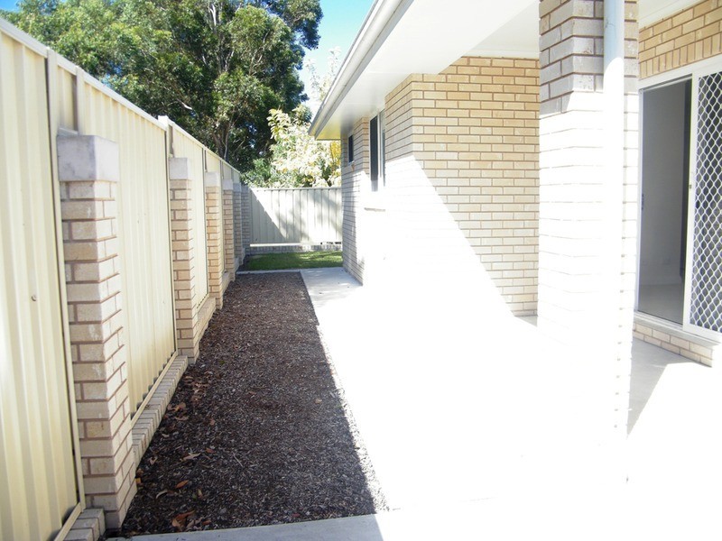 2/23 Robina Grove, Forster NSW 2428