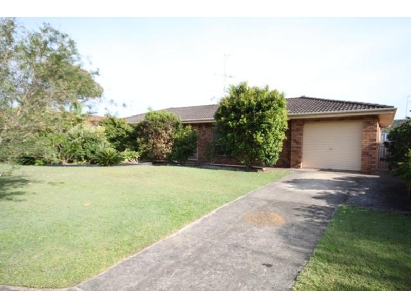 3 Royal Close, Forster NSW 2428