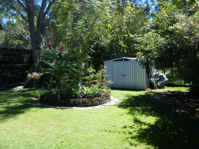 8 Seabreeze Parade, Green Point NSW 2428