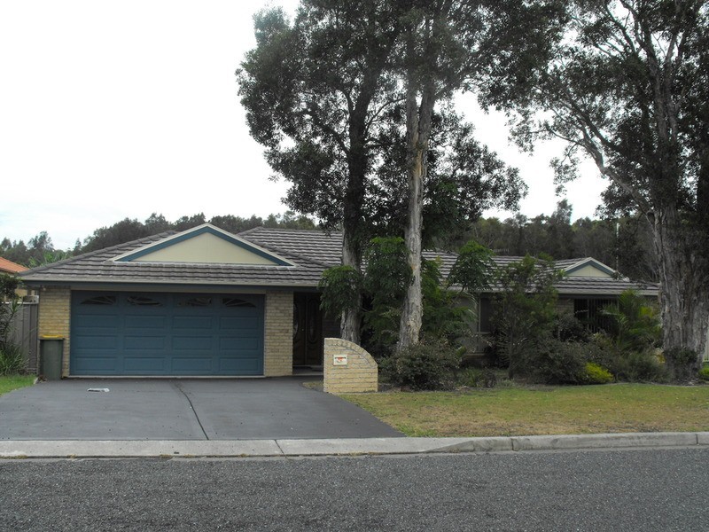 27 Sentry Crescent, Forster NSW 2428