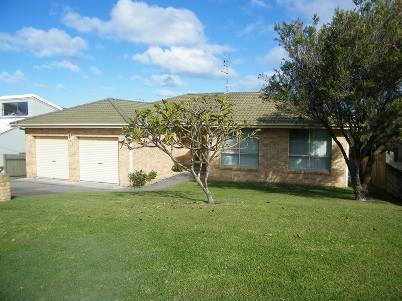 16 Sunbakers Drive, Forster NSW 2428