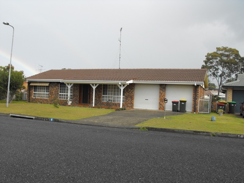8 Flora Parade, Tuncurry NSW 2428