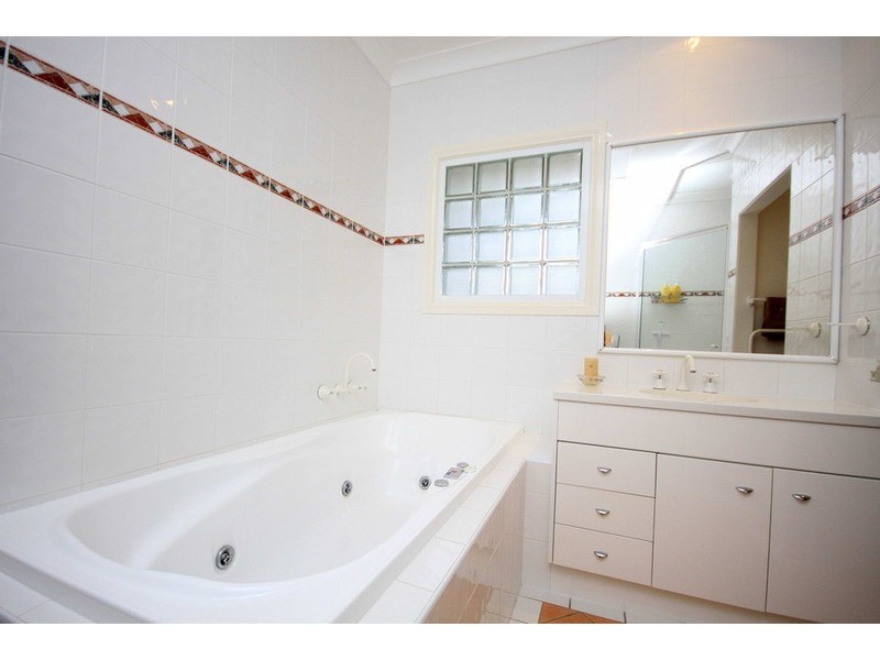 5 Riverview  Place, Darawank NSW 2428