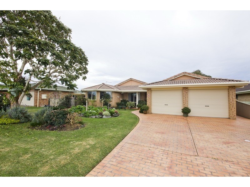 5 Amanda Crescent, Forster NSW 2428