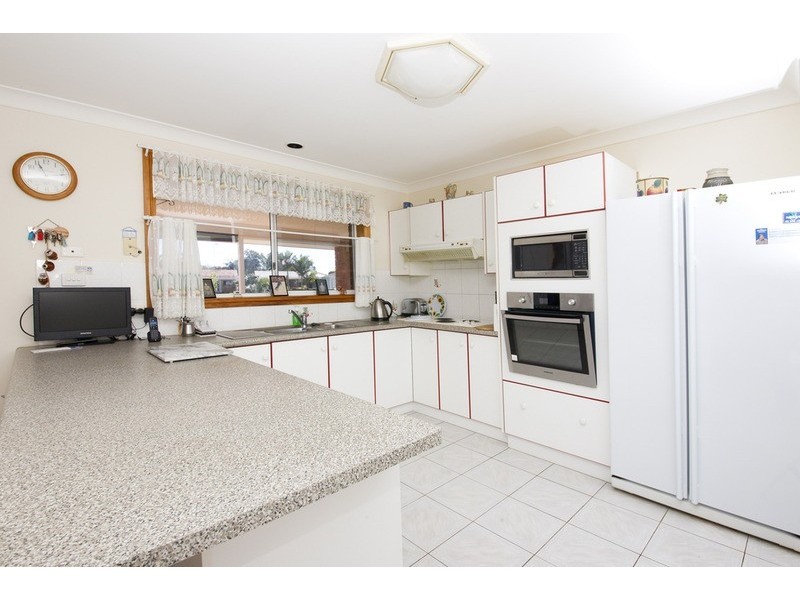 17 Friendship Key, Forster NSW 2428