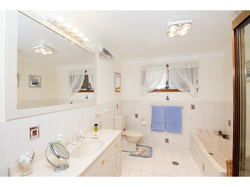 17 Friendship Key, Forster NSW 2428