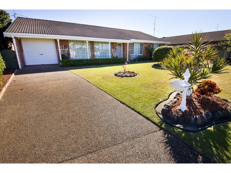 17 Friendship Key, Forster NSW 2428
