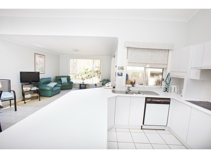 8 Lutea  Place, Forster NSW 2428