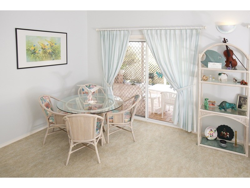 8 Lutea  Place, Forster NSW 2428