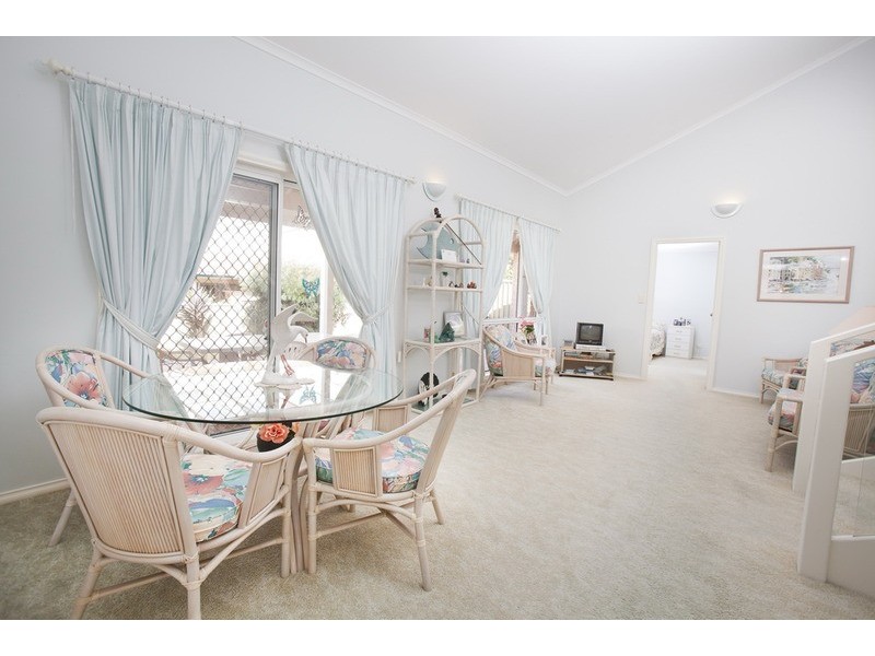 8 Lutea  Place, Forster NSW 2428