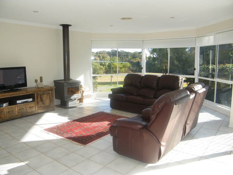 8 Fleeting Place, Tuncurry NSW 2428
