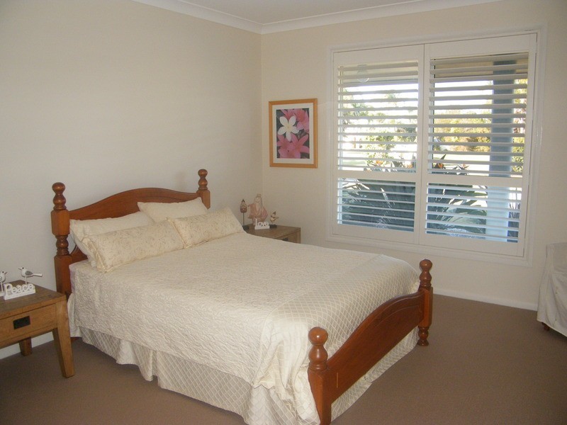 8 Fleeting Place, Tuncurry NSW 2428