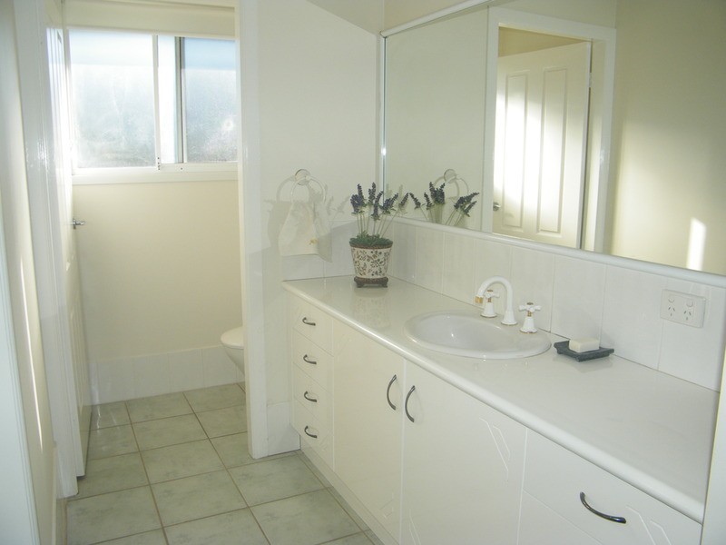 8 Fleeting Place, Tuncurry NSW 2428