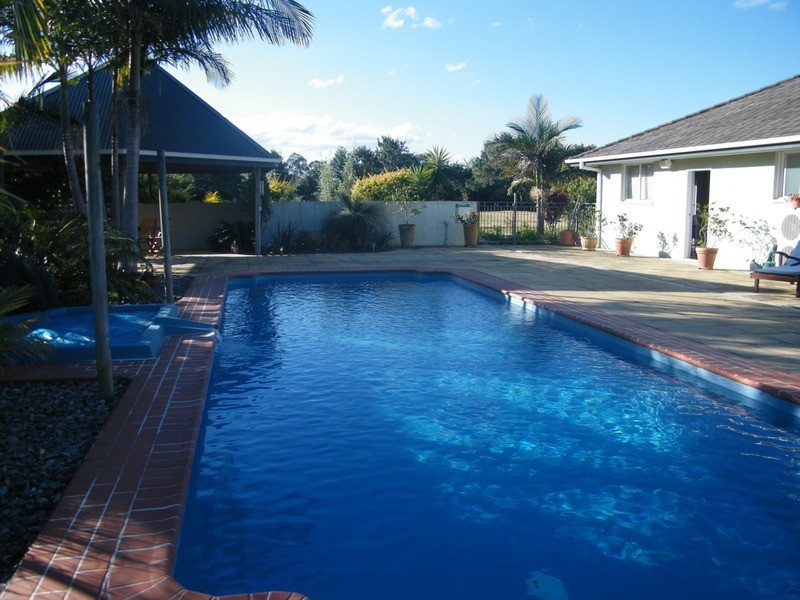 8 Fleeting Place, Tuncurry NSW 2428