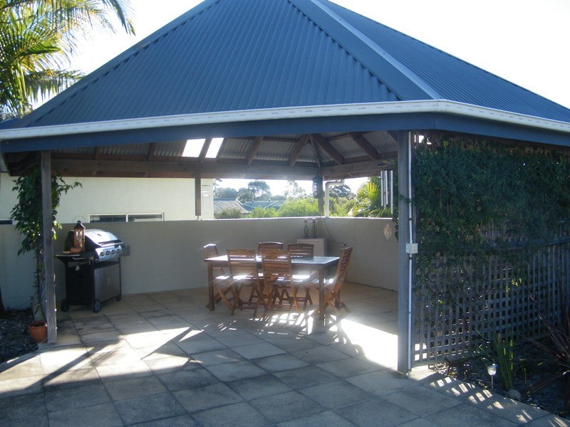 8 Fleeting Place, Tuncurry NSW 2428