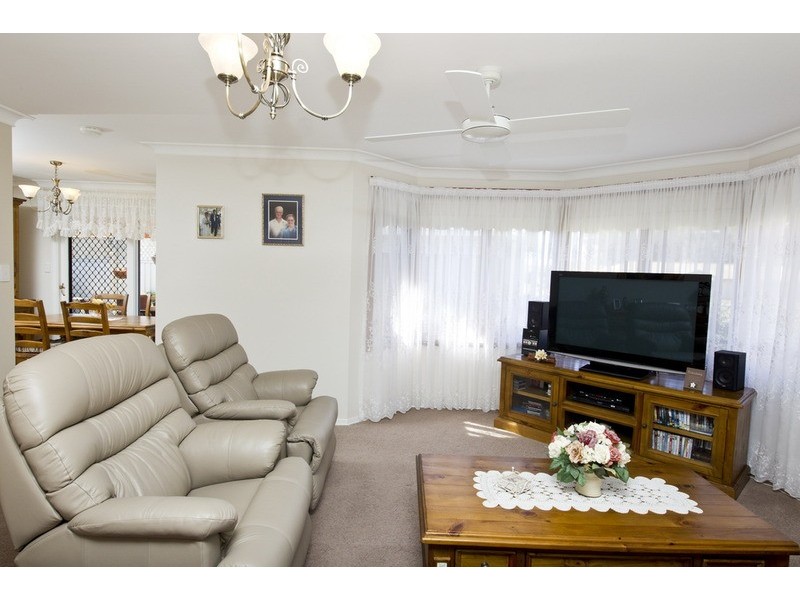 1/4 Wallamba Close, Tuncurry NSW 2428