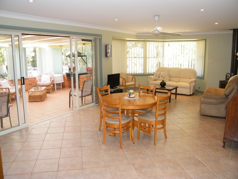 4 Lachlan Avenue, Tuncurry NSW 2428