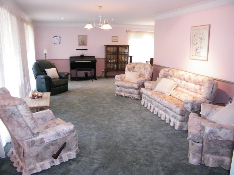 4 Lachlan Avenue, Tuncurry NSW 2428