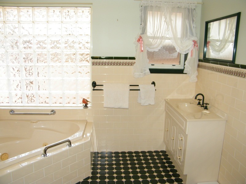 4 Lachlan Avenue, Tuncurry NSW 2428