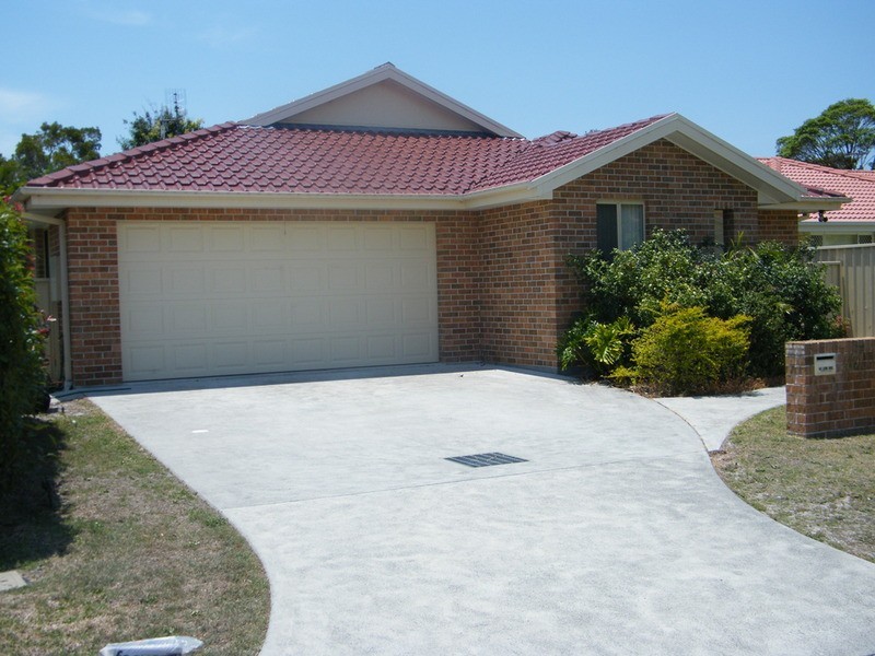 19 Robina Grove, Forster NSW 2428