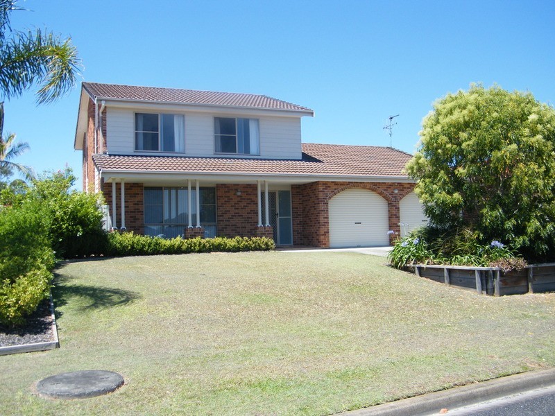 8 Gleneon  Drive, Forster NSW 2428