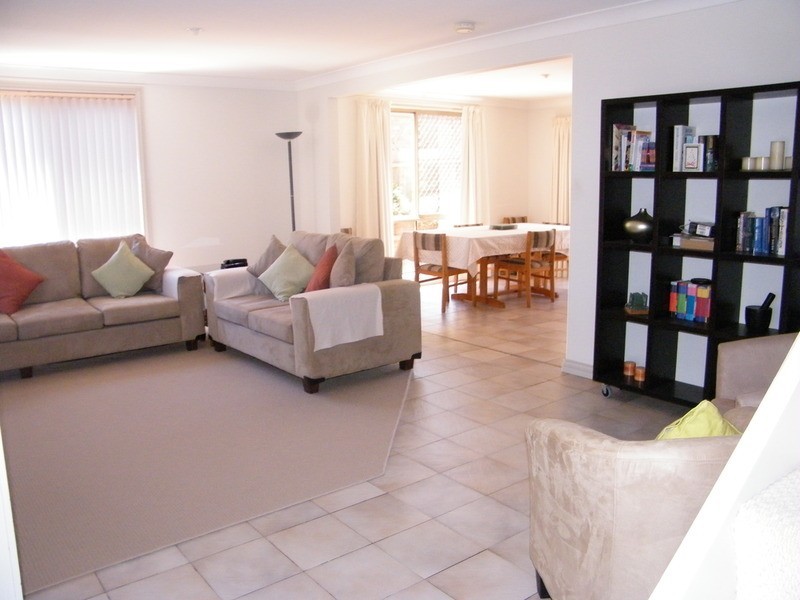 8 Gleneon  Drive, Forster NSW 2428