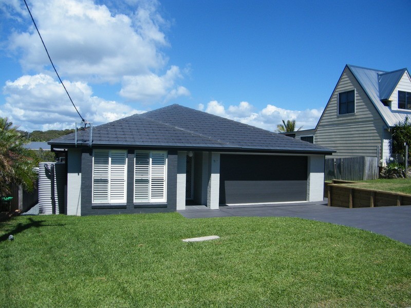 37 Lakeview Crescent, Forster NSW 2428