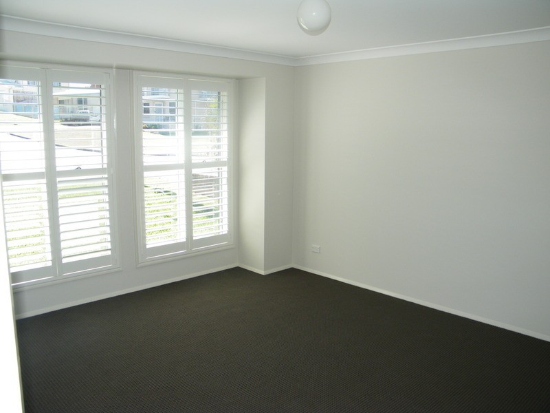37 Lakeview Crescent, Forster NSW 2428