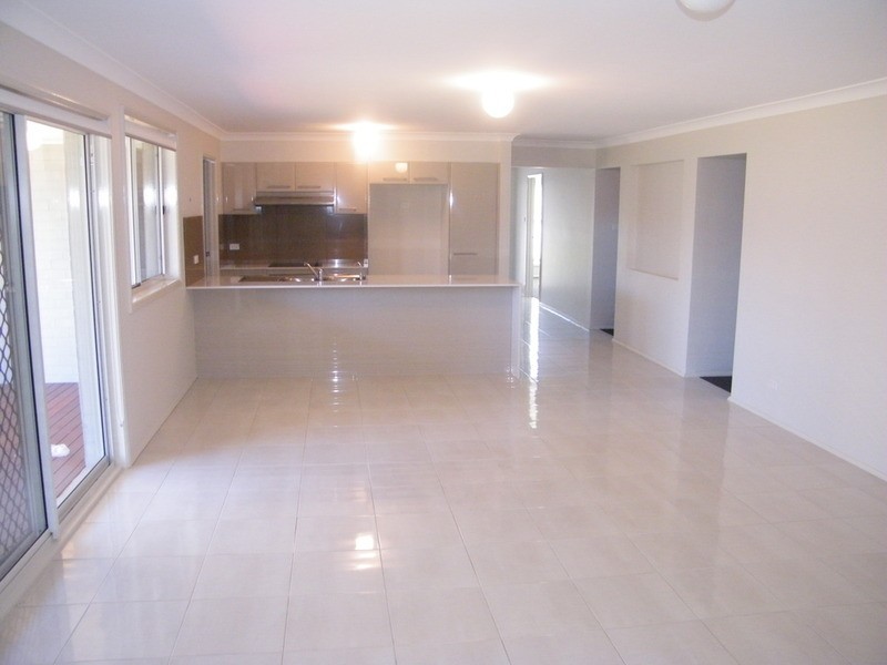 37 Lakeview Crescent, Forster NSW 2428