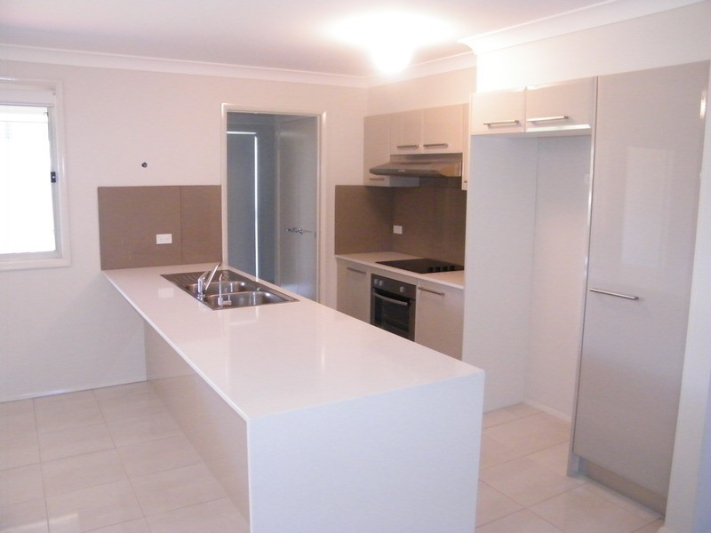 37 Lakeview Crescent, Forster NSW 2428