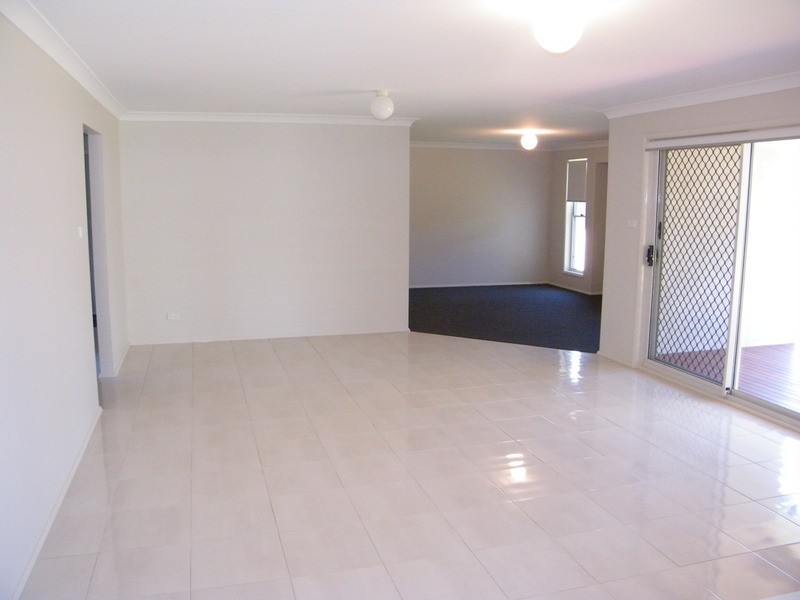 37 Lakeview Crescent, Forster NSW 2428
