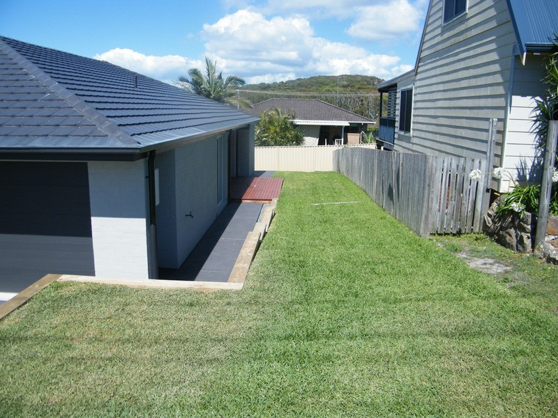 37 Lakeview Crescent, Forster NSW 2428