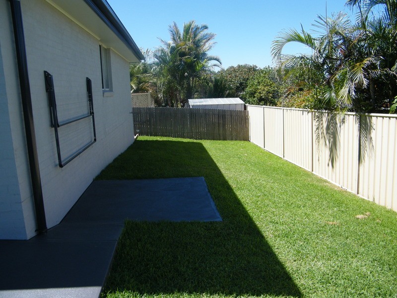 37 Lakeview Crescent, Forster NSW 2428