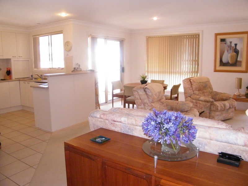 2/35 Livistona Drive, Forster NSW 2428