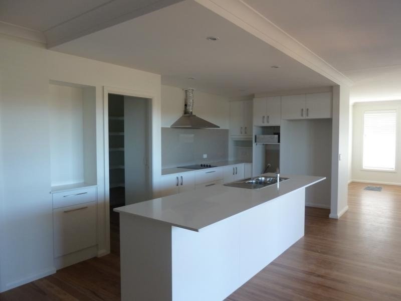 1/8 Wirrana Circuit, Forster NSW 2428