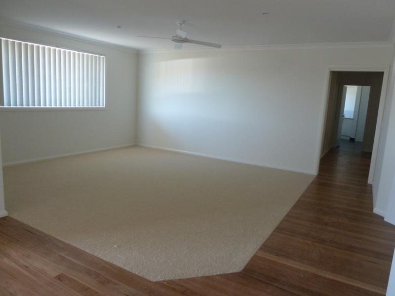 1/8 Wirrana Circuit, Forster NSW 2428