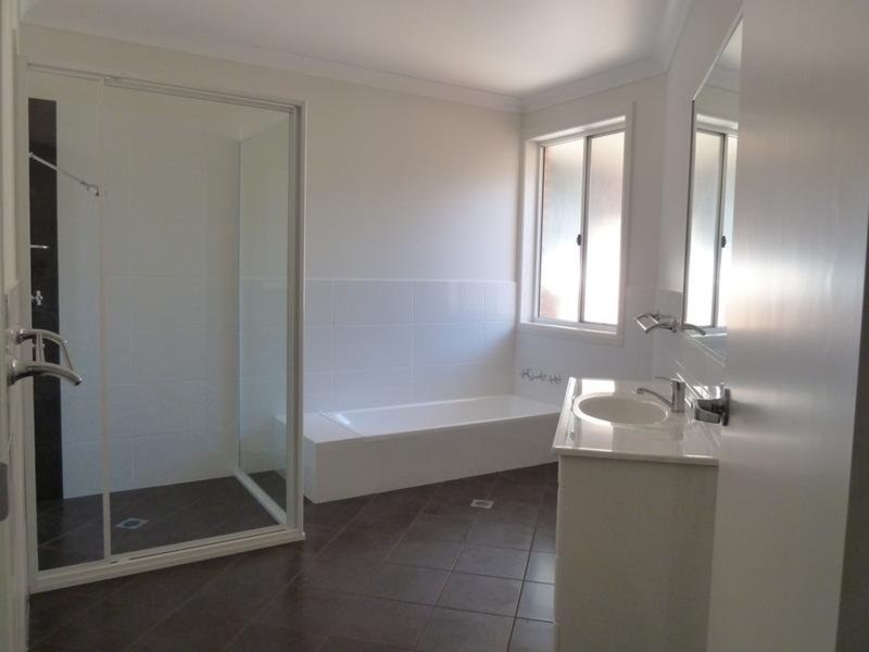 1/8 Wirrana Circuit, Forster NSW 2428