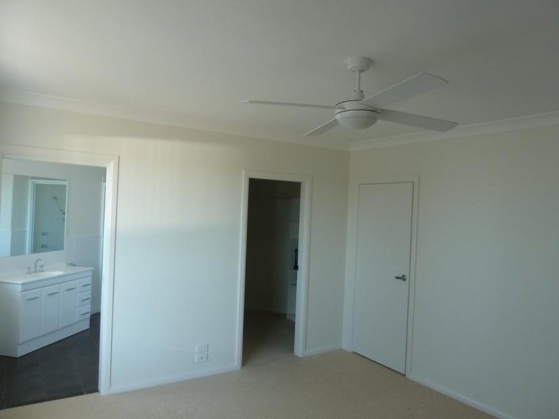 1/8 Wirrana Circuit, Forster NSW 2428