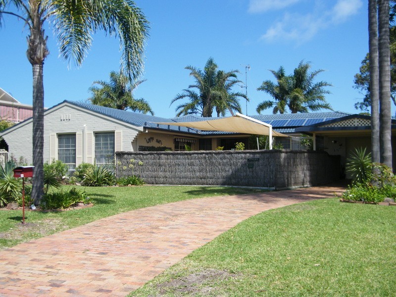 69 Elouera Crescent, Forster NSW 2428