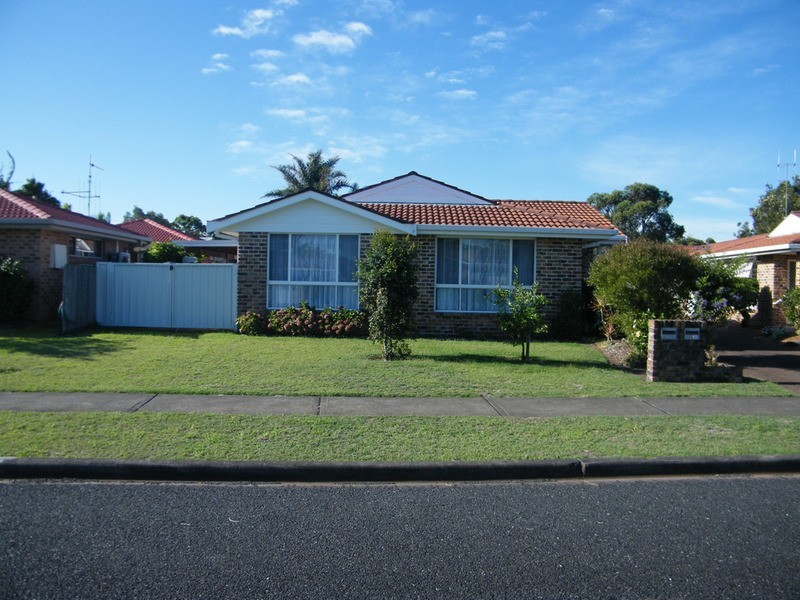 1/83 Hind  Avenue, Forster NSW 2428