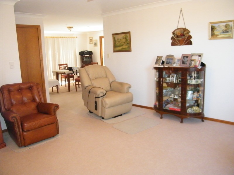 1/83 Hind  Avenue, Forster NSW 2428