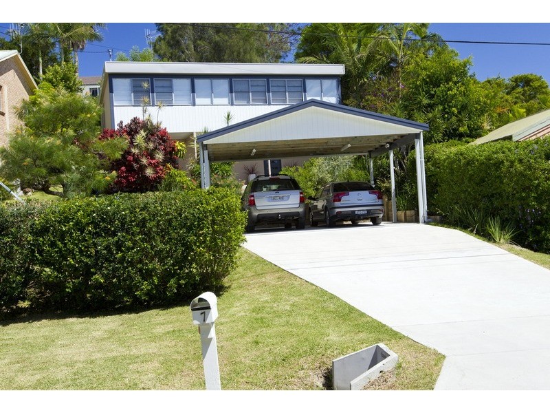 7 Seabreeze  Parade, Green Point NSW 2428