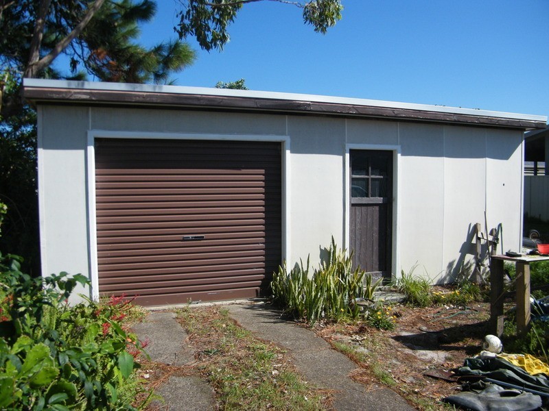 6 Hawke Street, Tuncurry NSW 2428