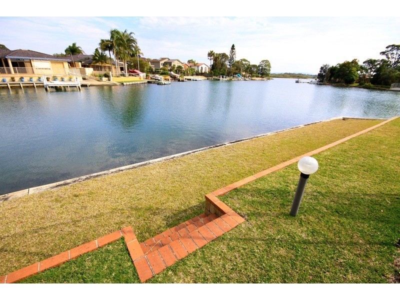 10 Sunset Place, Tuncurry NSW 2428