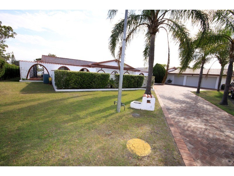 10 Sunset Place, Tuncurry NSW 2428